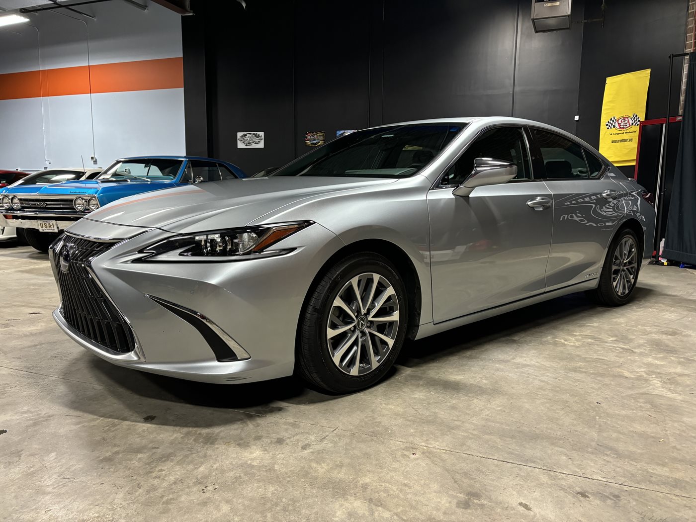 2022 Lexus ES300h